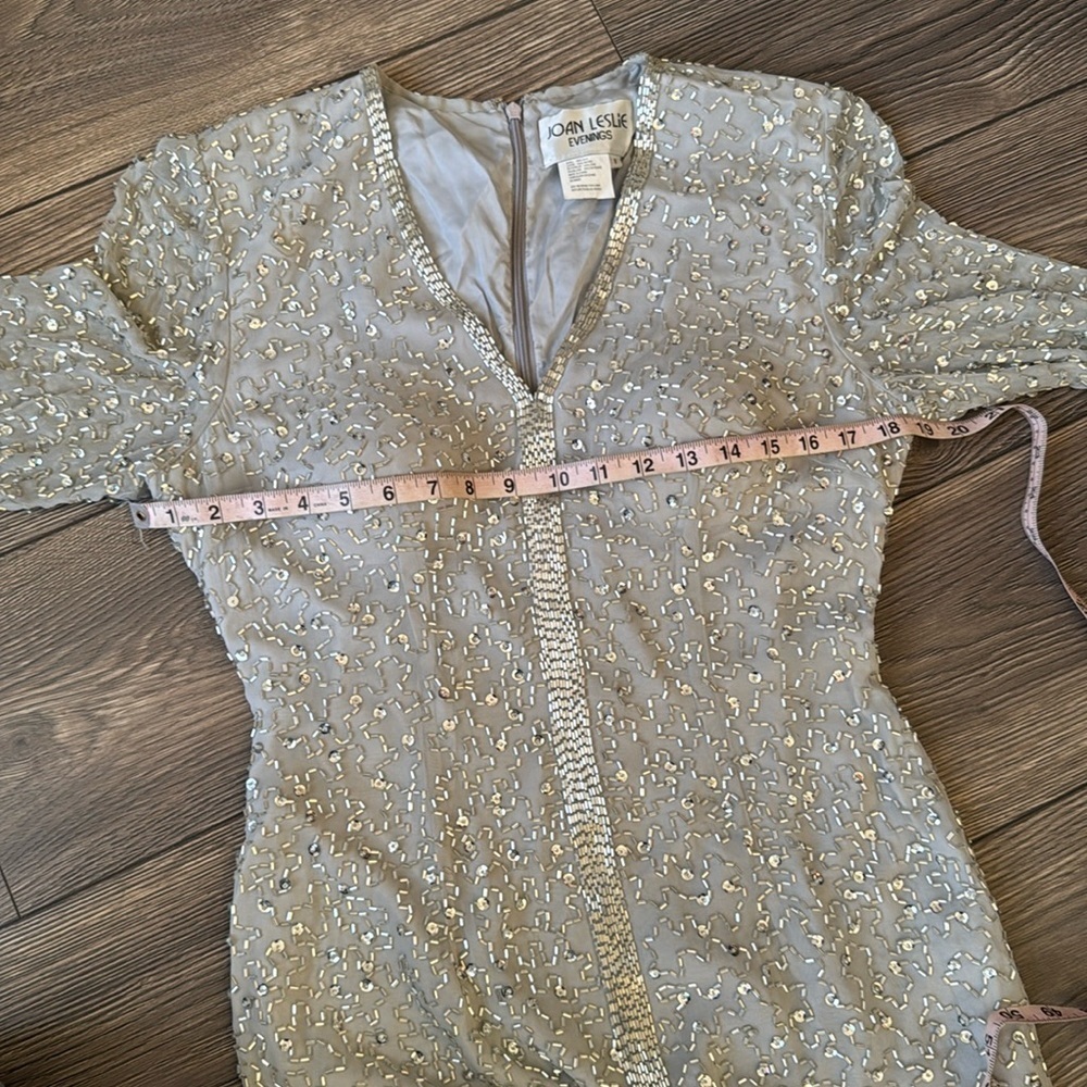 Elegant beaded silk gown size 8 silver / grey long sleeve vintage flawless - Picture 16 of 16
